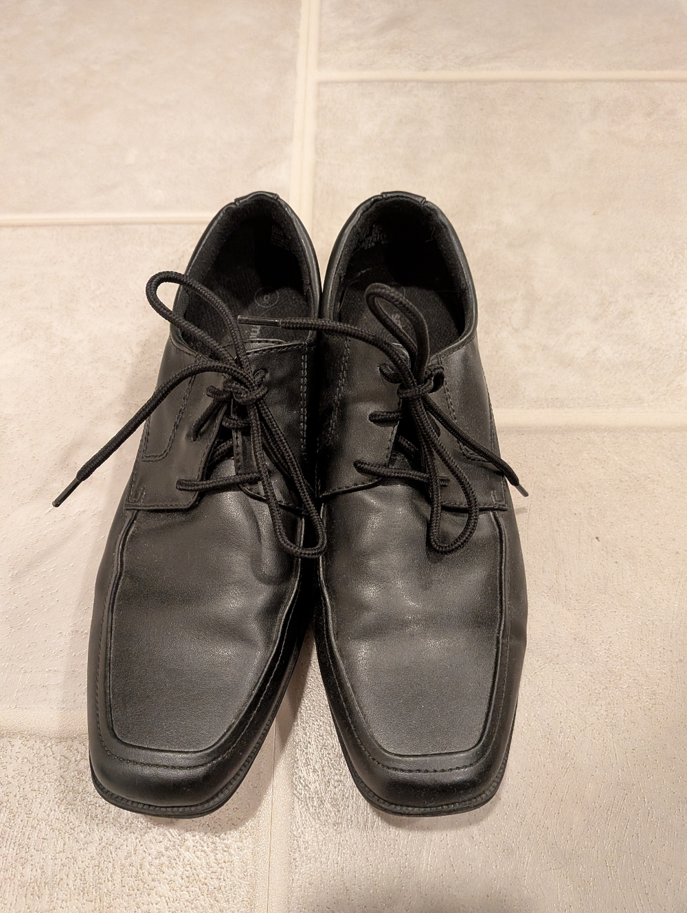 Youth Smart Fit Dress Shoes, size 6